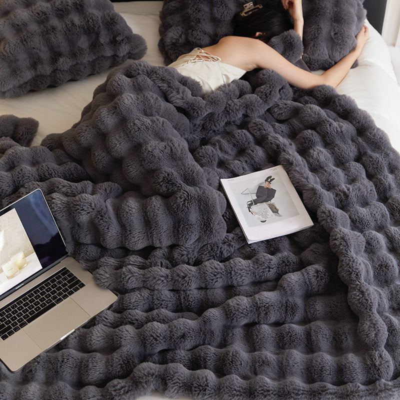 Kuschelzeit! Weiche flauschige Decke und Kissen