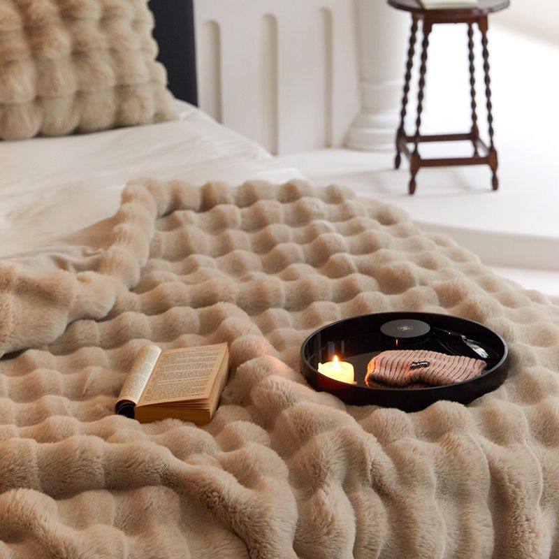 Kuschelzeit! Weiche flauschige Decke und Kissen